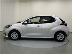 ヤリス ハイブリッド X