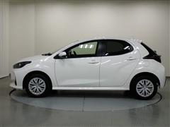 ヤリス ハイブリッドX