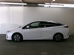 プリウスPHV A