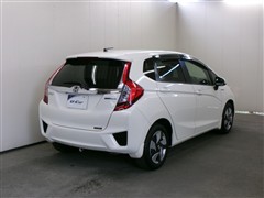 フィット ハイブリッド F パッ