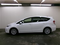 プリウスアルファ S