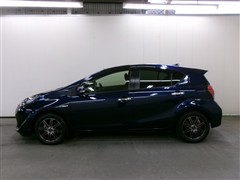 アクア S スタイルブラック