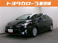 プリウス Sセーフティプラス