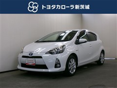 トヨタ　アクア G ブラックレザーセレクショ