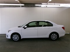 カローラアクシオ X