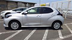 ヤリス ハイブリッド X 4WD