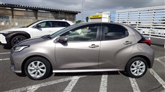 ヤリス ハイブリッド G