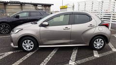 ヤリス ハイブリッド G