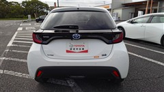 ヤリス ハイブリッド X 4WD
