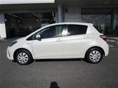 ヴィッツ ハイブリッド F