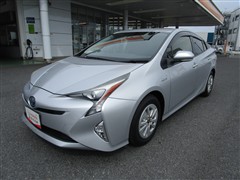 トヨタ プリウス S