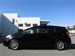 プリウスアルファ S