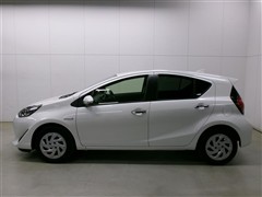 アクア S スタイルブラック