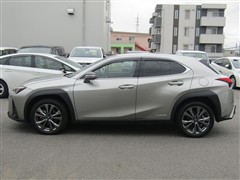 UX 250h Fスポーツ 4WD