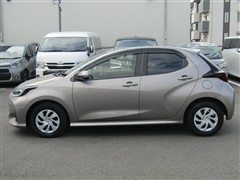 ヤリス X