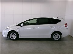 プリウスアルファ S