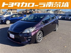 トヨタ プリウス Sツーリングセレ G's