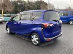 シエンタ hv ファンベースG クエロ