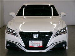 クラウン ハイブリッド RS