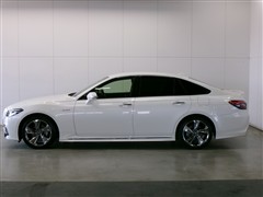 クラウン ハイブリッド RS