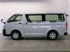 ハイエースバン デラックス