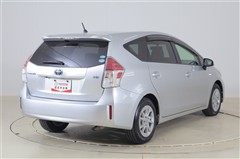 プリウスアルファ S