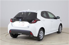 ヤリス HV X
