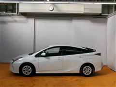 プリウス S セーフティープラス