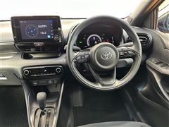 ヤリス ハイブリッド G