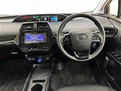 プリウス S セーフティプラス2