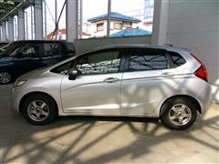 フィット 13G Fパッケージ