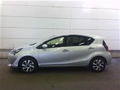 アクア Sスタイルブラック