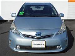 プリウスアルファ S