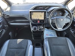 ヴォクシーHEV ZSキラメキ3