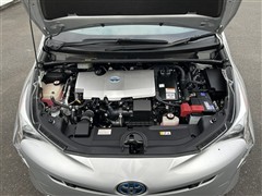 プリウス Sセーフティプラス