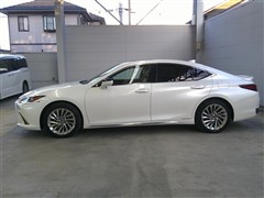 ES300h バージョンL