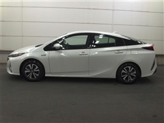 プリウスPHV A