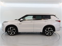 アウトランダーPHEV P 4WD
