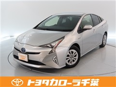 プリウス S