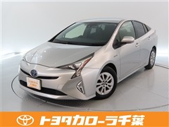 プリウス S