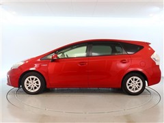 プリウスアルファ S