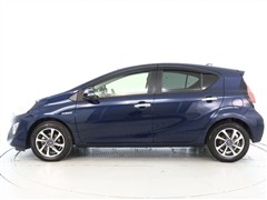 アクア S スタイルブラック