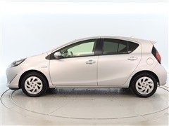 アクア S スタイルブラック