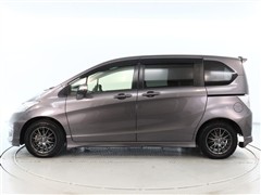 フリード HV プレミアムエディシ