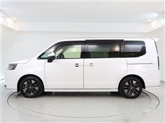 ステップワゴンe:HEVスパーダ