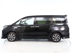 ヴォクシー ZS キラメキ 3