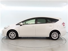 プリウスアルファ S