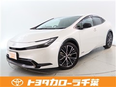 トヨタ　プリウス Z 4WD