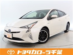 トヨタ　プリウス S セ-フティープラス