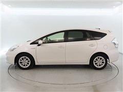 プリウスアルファ S